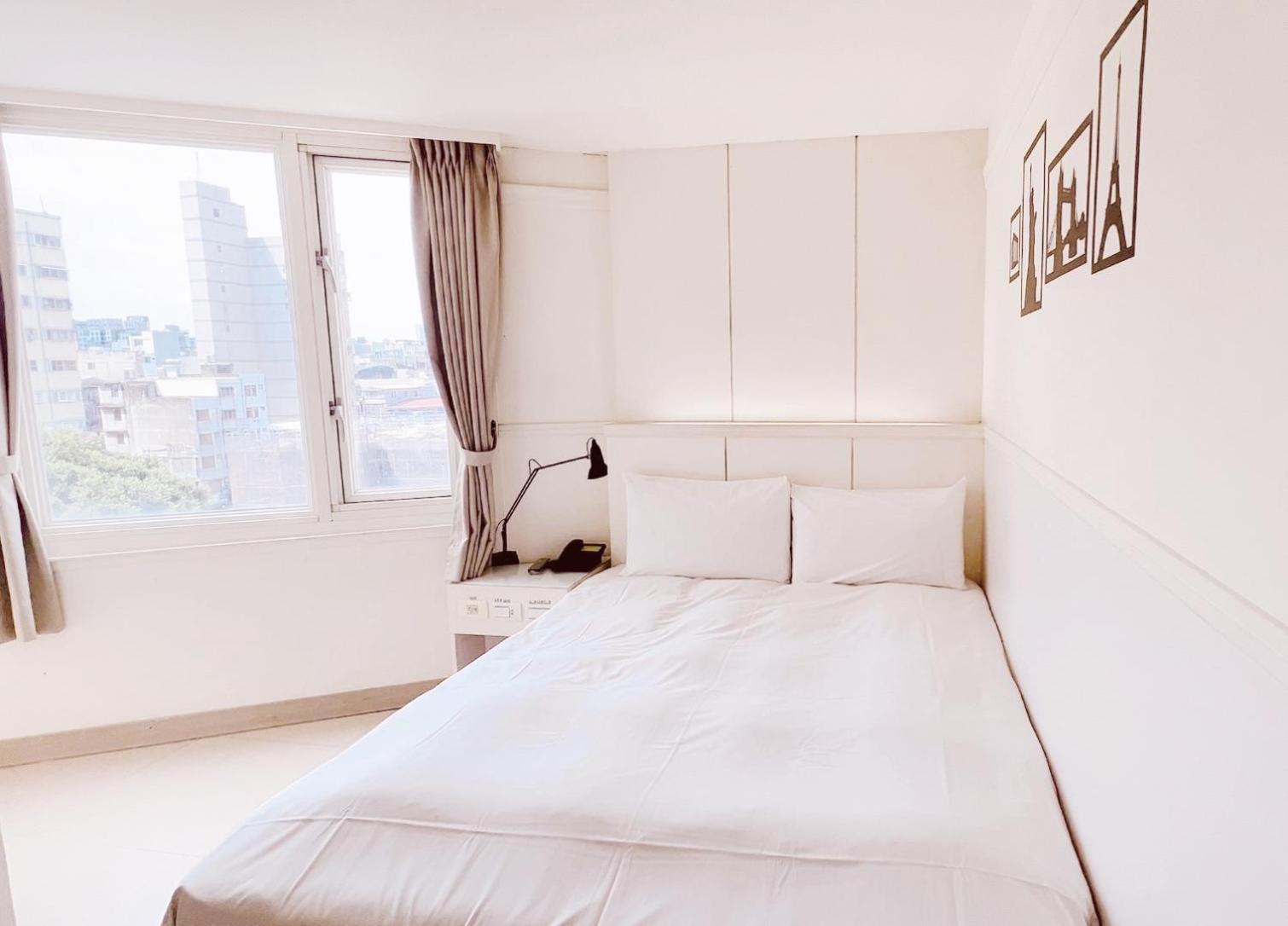Kiwi Express Hotel - Zhong Zheng Branch Taichung Extérieur photo