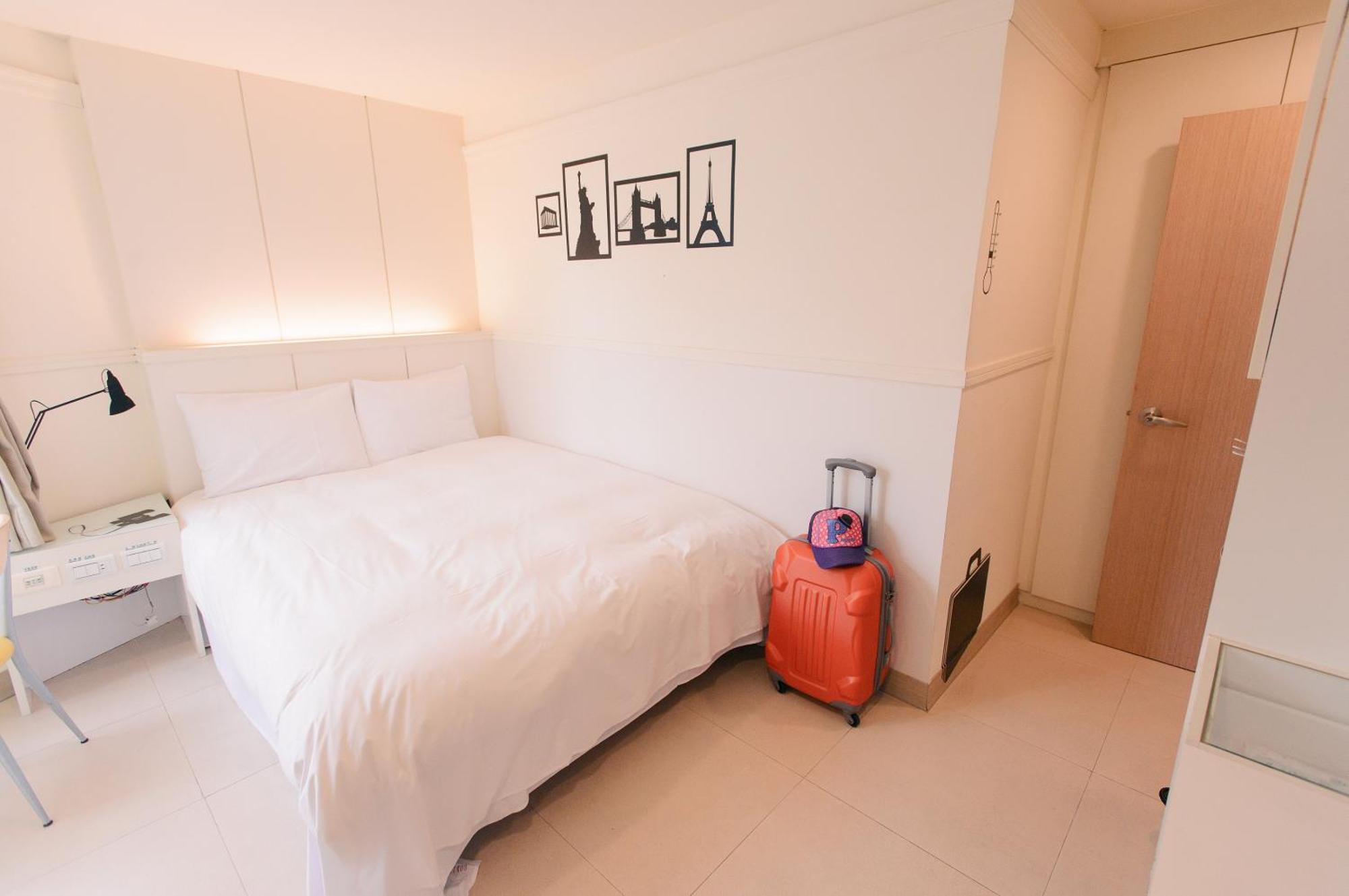 Kiwi Express Hotel - Zhong Zheng Branch Taichung Extérieur photo