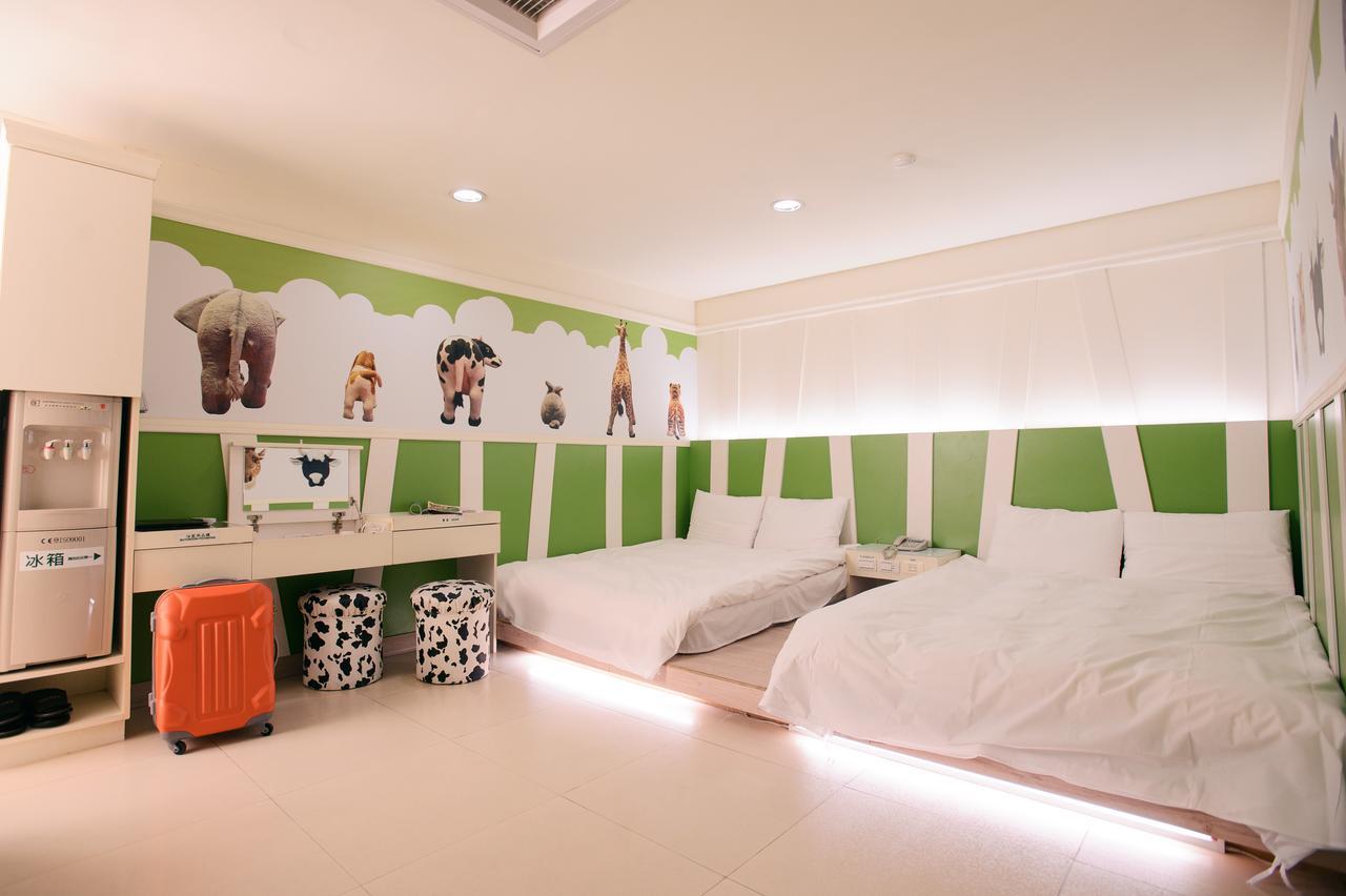 Kiwi Express Hotel - Zhong Zheng Branch Taichung Extérieur photo