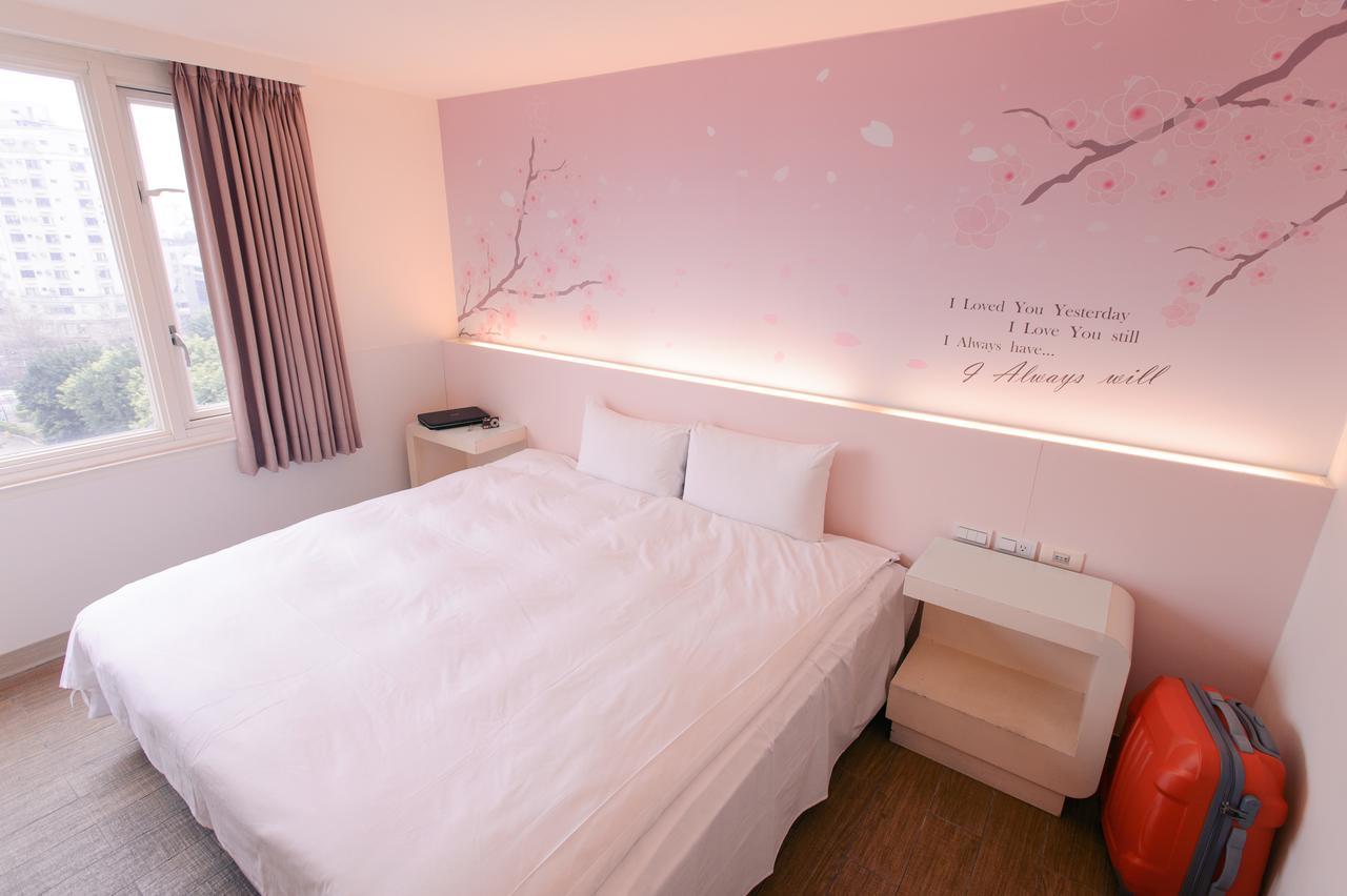Kiwi Express Hotel - Zhong Zheng Branch Taichung Extérieur photo
